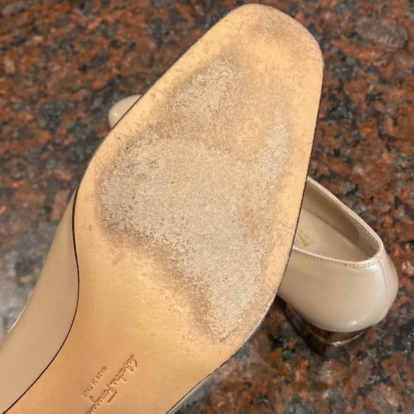 Ferragamo Pumps - Picture 5 of 8